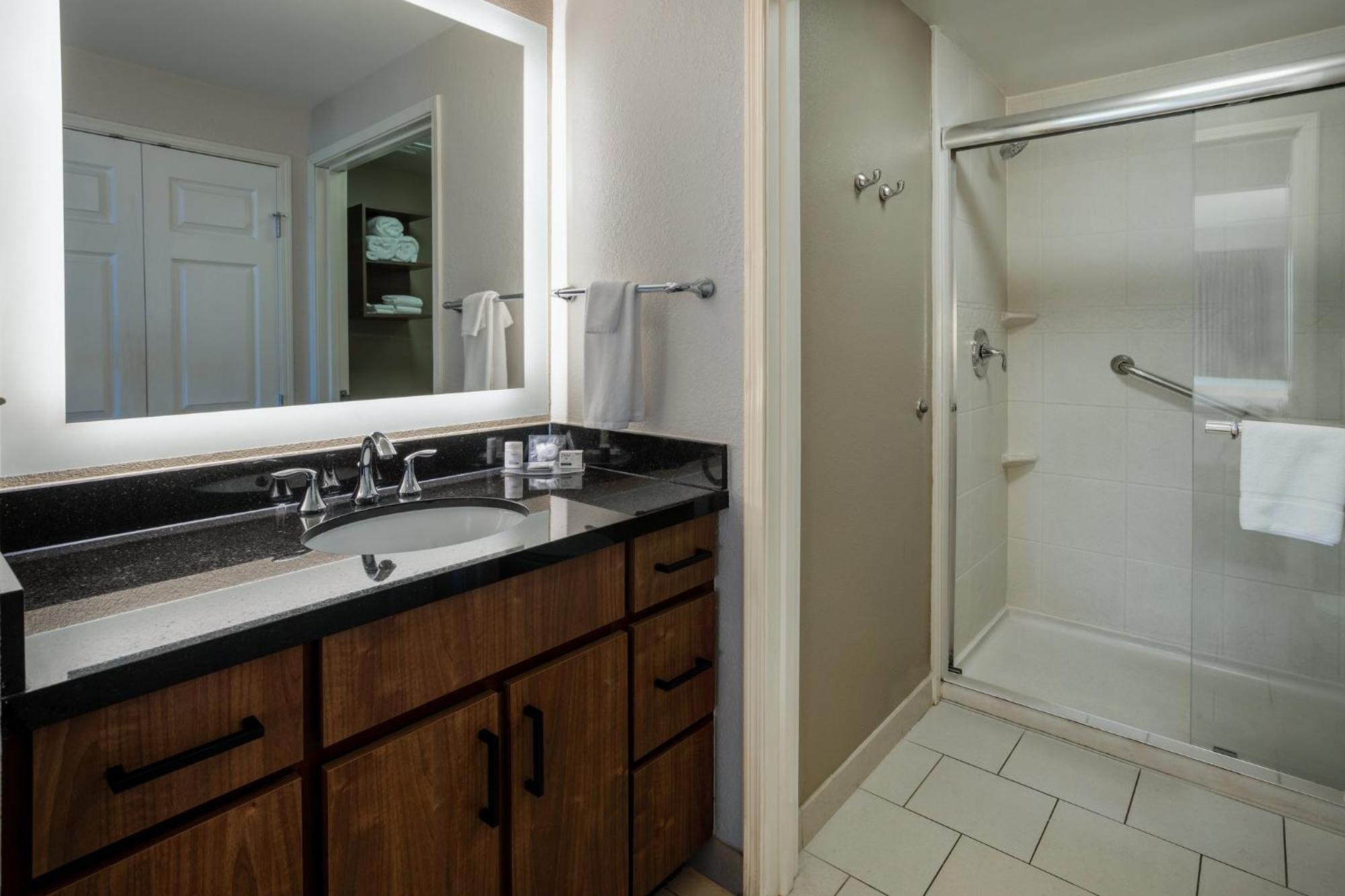 Staybridge Suites Wilmington East By Ihg Exterior foto